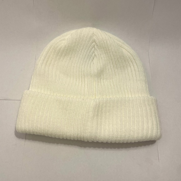 NWT Fast Brand White cuffed beanie. OS. UNISEX. - Picture 2 of 4